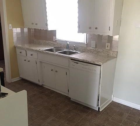 3rd image of 2415 W Casado St