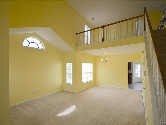 5th image of 3806 Gloucester Dr
