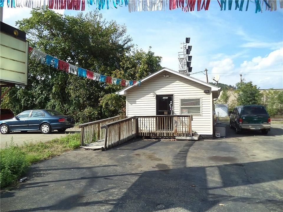 2nd image of 1301 Lysle Blvd