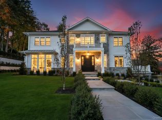 207 Mill Spring Rd, Manhasset, NY 11030