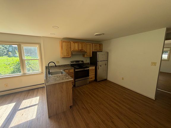3rd image of 30 Village View Ln