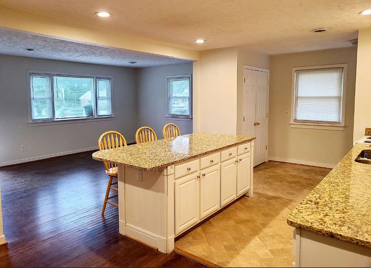 Darling 3 Bedroom Rancher In Sandston! — Photo 4