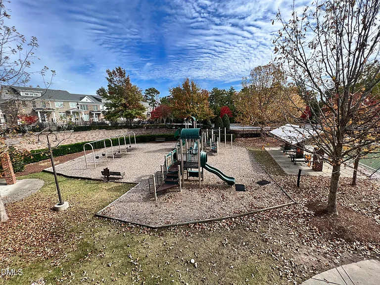 1033 Canyon Shadows Ct — Photo 29