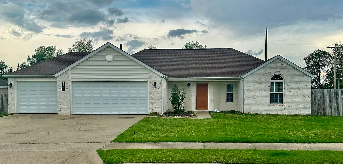 Building Photo - 3300 SW Elm Manor Ave