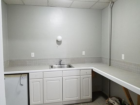 5th image of 127 E Penn Ave