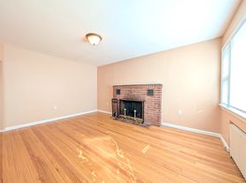 637 8th St, Lyndhurst, NJ
