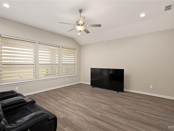3rd image of 14454 Chalk Ridge Dr