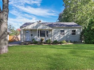 133 S Lincoln Ave, Mundelein, IL 60060