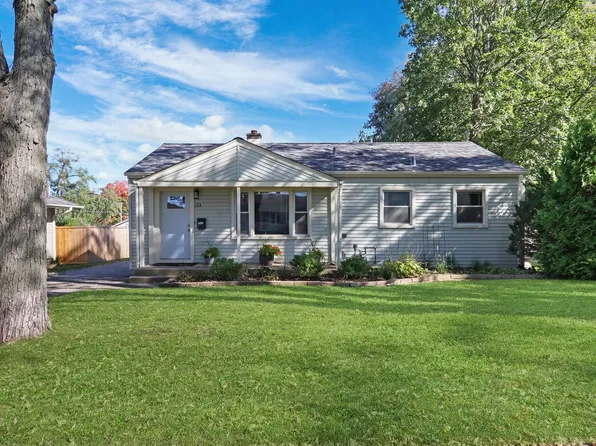 133 S Lincoln Ave, Mundelein, IL 60060