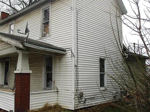 2nd image of 807 Jefferson Ave