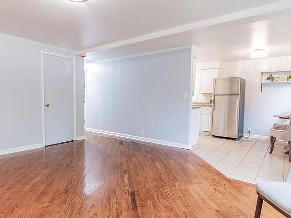 5th image of 549 Edward St