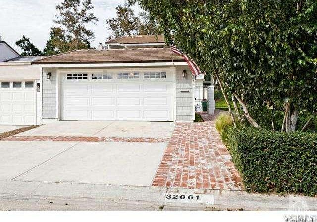 1st image of 32061 Waterside Ln