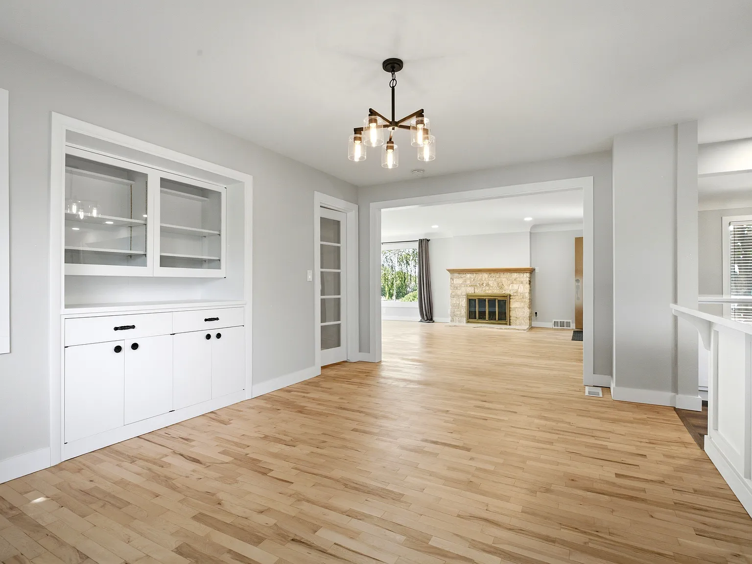 3 bed, 2800 sqft, $2,850 — Photo 4