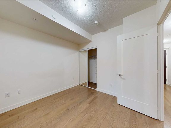 2nd image of 330 Richmond St W #312