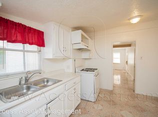 20890 Sylvester Rd, Lake Elsinore, CA 92530