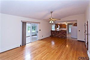 5th image of 25 Heldervue Ave