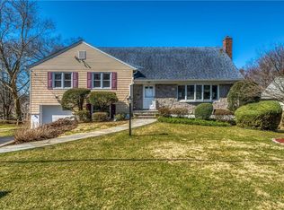 31 Amherst Dr, New Rochelle, NY 10804