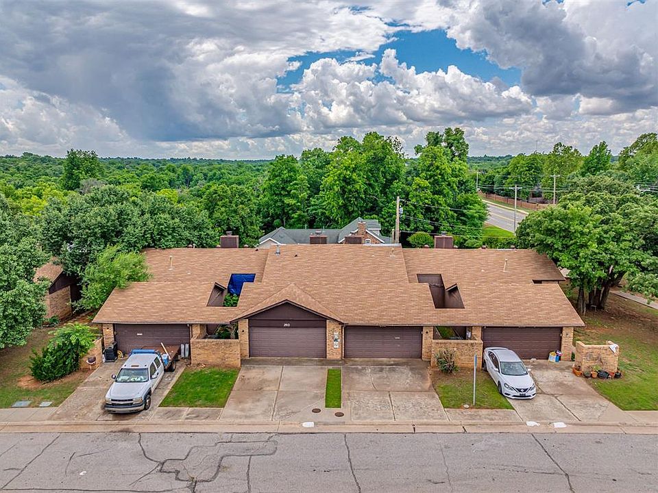 1st image of 2910 Stonepoint Dr #2910