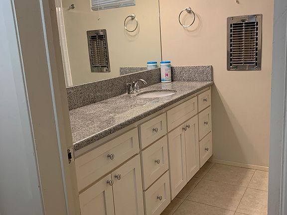 5th image of 1016 N Laurel Ave APT 5