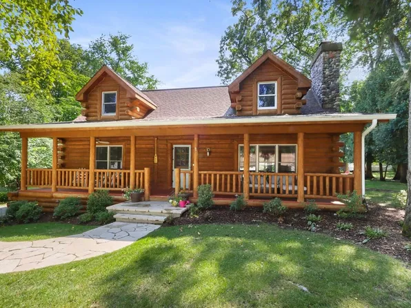 465 Sylvan Dr, Fontana, WI 53125