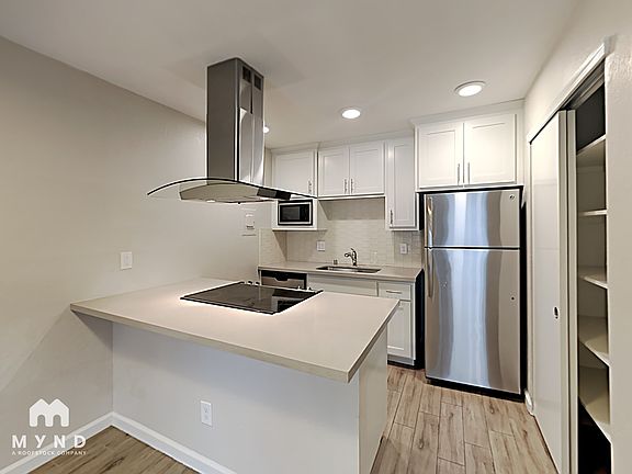 3rd image of 2524 T St APT 9