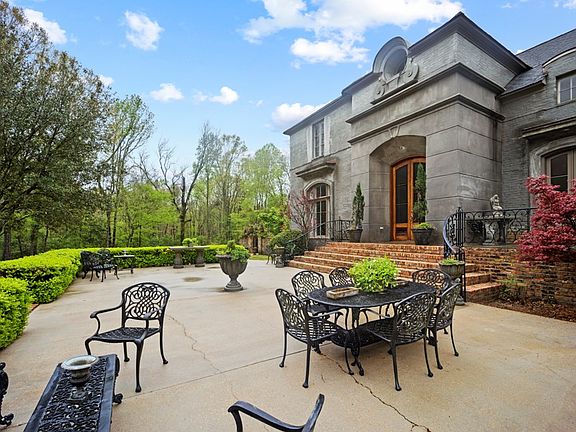 3rd image of 5585 Plantation Dr