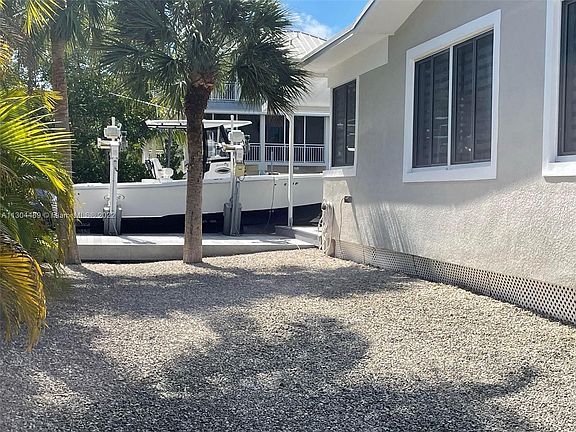 3rd image of 11 N Blackwater Ln #0