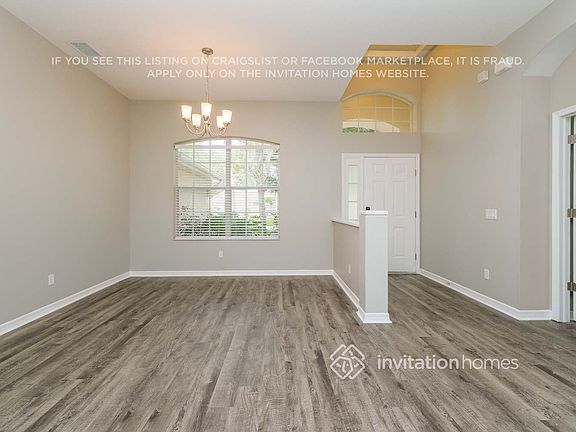 3rd image of 479 Carriage House Ln