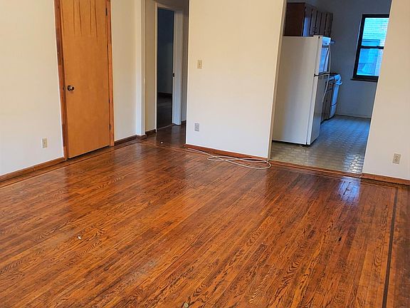 3rd image of 14306 Cherry Ave APT 3B