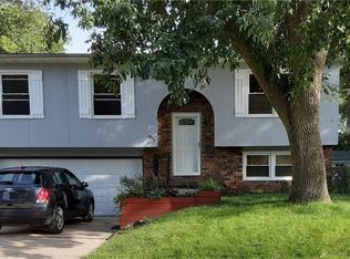 1977 Queen Mary Ct, Decatur, IL 62526