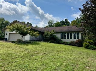 230 Hilltop Rd, Huntington, WV 25701