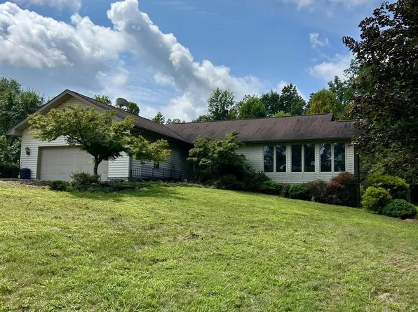 230 Hilltop Rd, Huntington, WV 25701