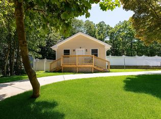 60 Lower Rocky Point Rd, Sound Beach, NY 11789