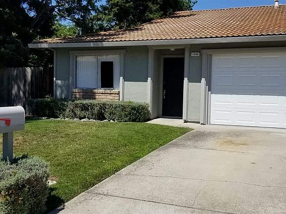 2nd image of 1520 Mission Dr