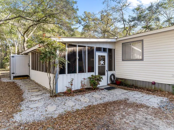 220 NE 68th Street, Oak Island, NC 28465