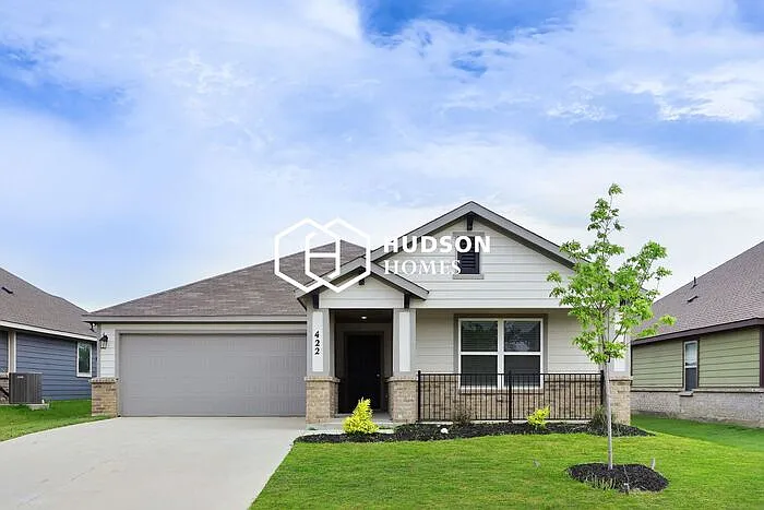 4 bed, 2.0 bath, 1763 sqft, $2,049 — Photo 1