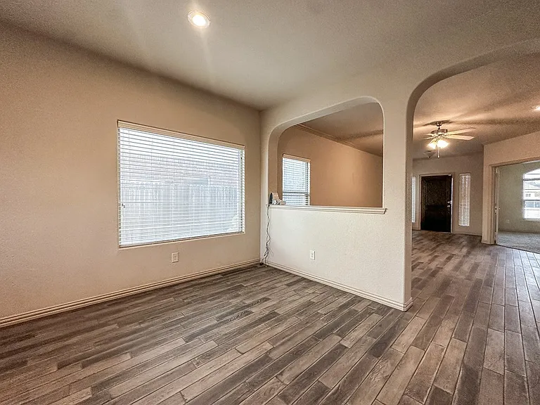 7206 Raphael St — Photo 4