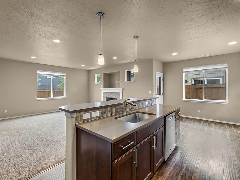 21154 Darnel Ave — Photo 5
