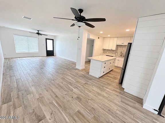 4th image of 2220 E HEATHERBRAE Drive