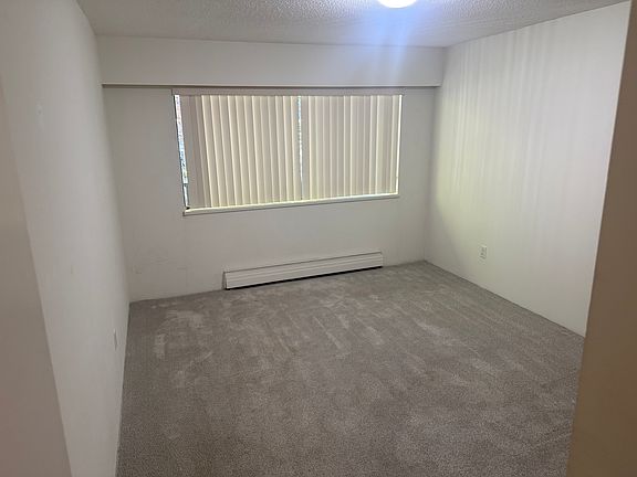 4th image of 122 E 18th St #207