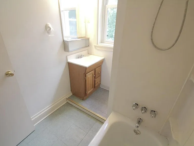 7720 Waverly St #5 — Photo 13