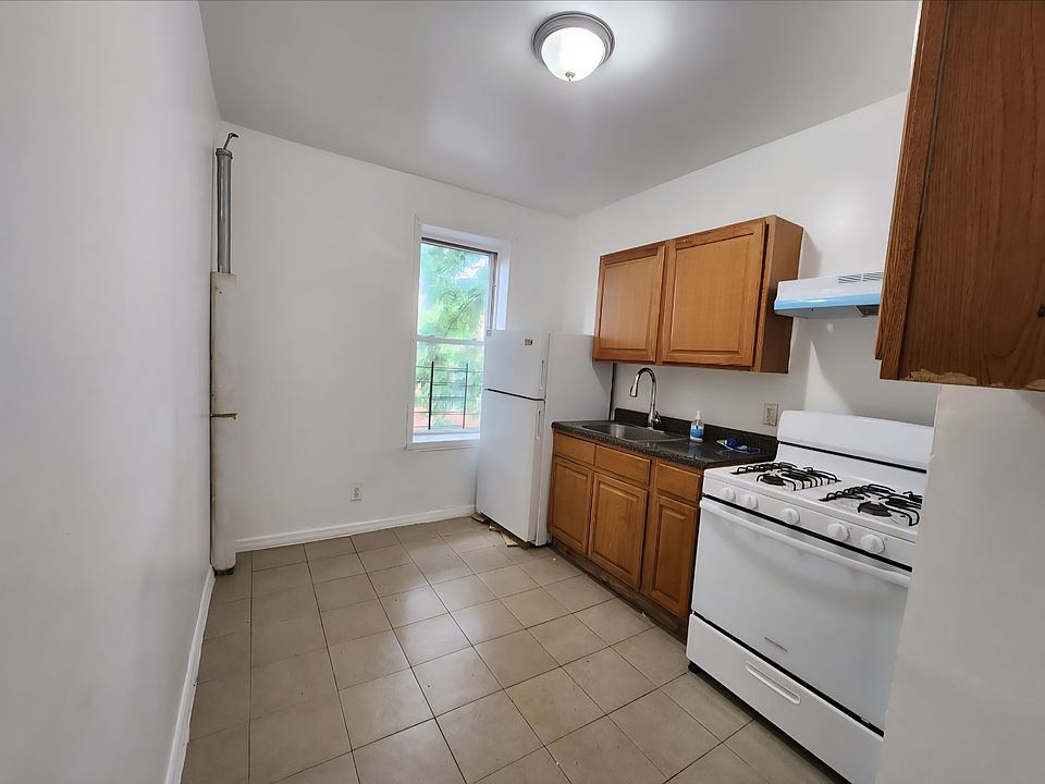 1st image of 2442 Prospect Ave #2A
