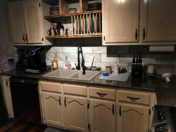 3rd image of 806 Kimberly Dr
