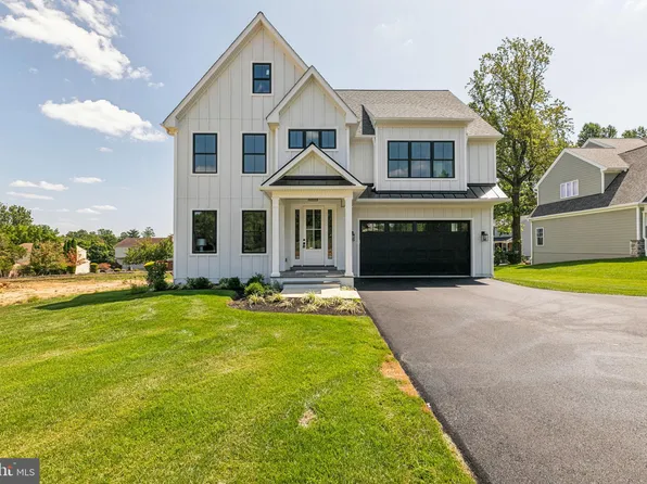 109 Eagle Dr, Broomall, PA 19008