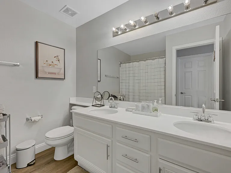 2239 Le Conte Ave — Photo 50