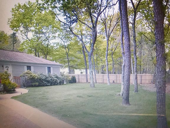 4th image of 257 W Montauk Hwy