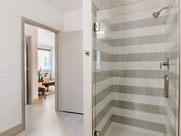 Vina Apartments — Photo 6