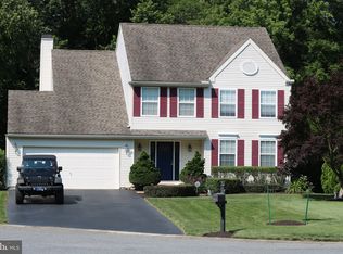 42 Oakview Dr, Newark, DE 19702