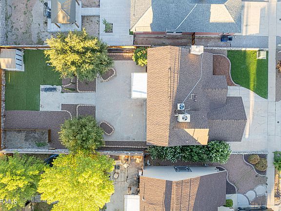 4th image of 369 Jardin Bello Ave