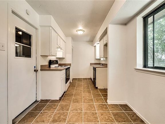5th image of 3013 Leanne Ln